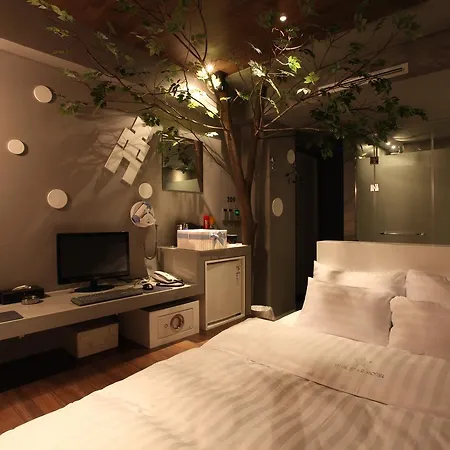 Nine Star Hotel