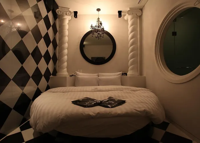 Nine Star Motel 2*
